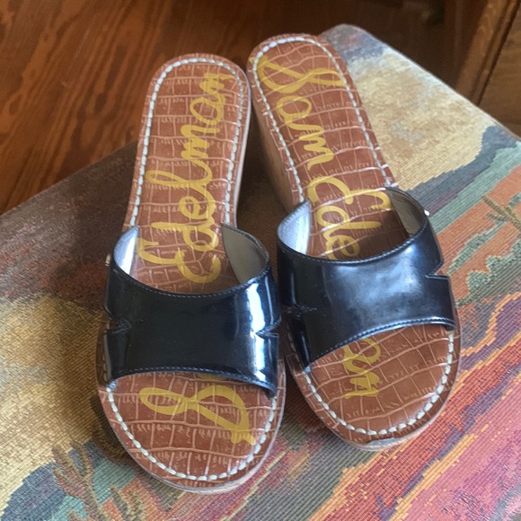 Sam Edelman black patent leather wedges w/ brown leather insole, rubber bottom 7 - Picture 2 of 11
